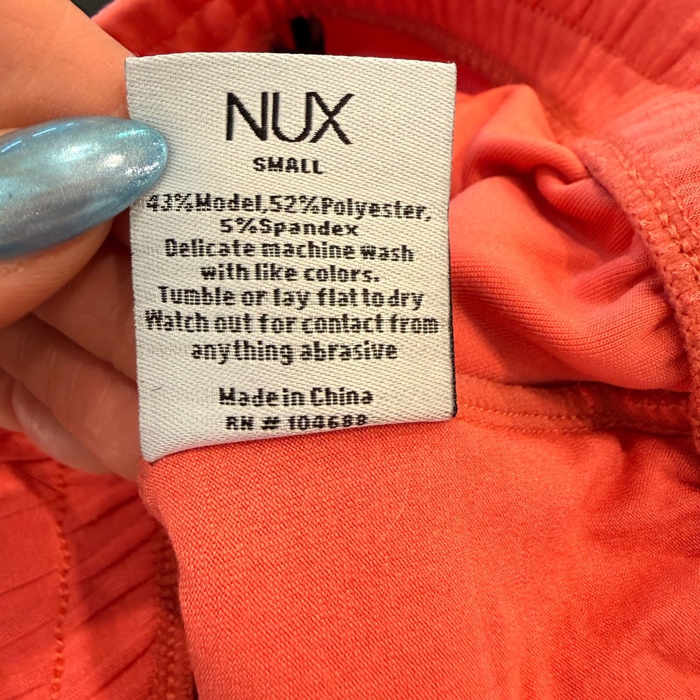 NUX Coral Hooded Crop Top & Drawstring Track Pants Set - Picture 10 of 16